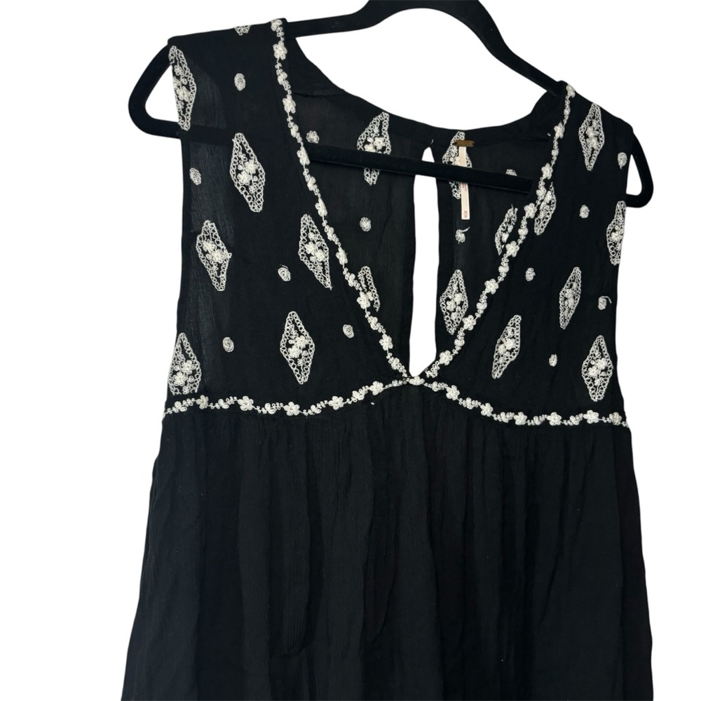 Free People Relaxed Boho Tank Black White Embroidered Top Keyhole Back M - Picture 4 of 8